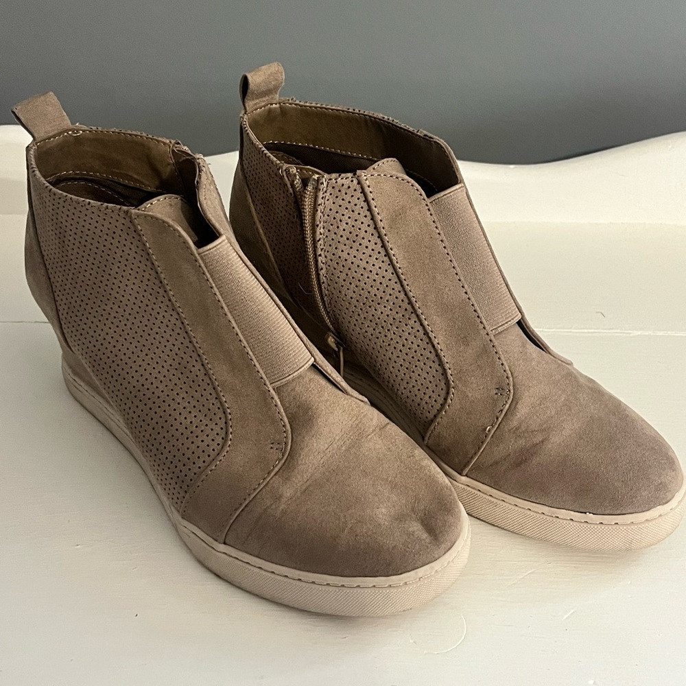 [a new day] wedge sneakers